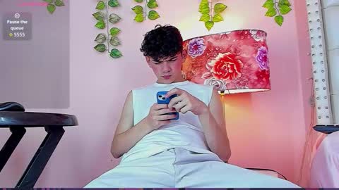 Snapshot of philippsx chatting on 02-25-26, 03:49 PHILLIP online show from 02-25-26, 03:49