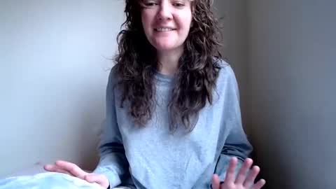 sophie online show from 12-13-24, 06:27