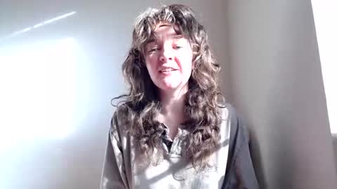 sophie online show from 01-09-25, 02:40