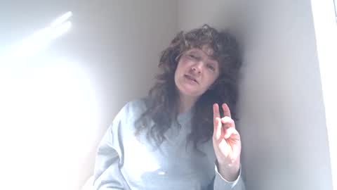 sophie online show from 02-01-25, 04:00