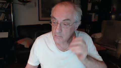 Snapshot of philoumis2 chatting on 12-05-24, 11:51 Philippe online show from 12-05-24, 11:51