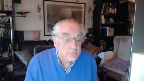 Snapshot of philoumis2 chatting on 01-13-25, 03:58 Philippe online show from 01-13-25, 03:58