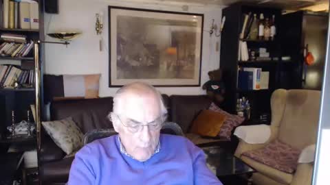 Snapshot of philoumis2 chatting on 01-14-25, 03:57 Philippe online show from 01-14-25, 03:57