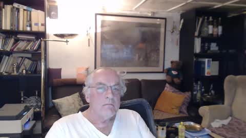 Snapshot of philoumis2 chatting on 01-29-25, 08:35 Philippe online show from 01-29-25, 08:35