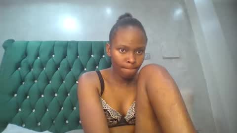 phoebe online show from 02-15-26, 07:21