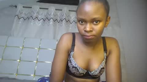 phoebe online show from 02-24-26, 07:23