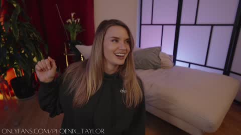 Snapshot of phoenix_taylor chatting on 01-31-25, 02:15 PHOENIX TAYLOR online show from 01-31-25, 02:15