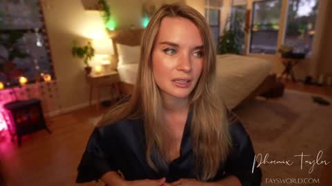 Snapshot of phoenix_taylor chatting on 10-21-25, 01:39 PHOENIX TAYLOR online show from 10-21-25, 01:39