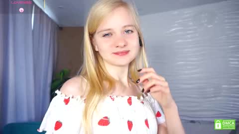 Snapshot of phyllisearney chatting on 09-09-25, 06:24 Hann G. Jones online show from 09-09-25, 06:24