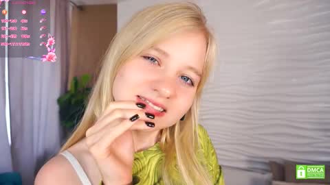 Snapshot of phyllisearney chatting on 09-11-25, 06:13 Hann G. Jones online show from 09-11-25, 06:13