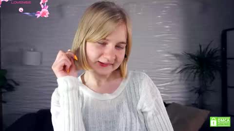 Snapshot of phyllisearney chatting on 10-22-25, 07:08 Hann G. Jones online show from 10-22-25, 07:08