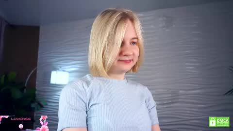 Snapshot of phyllisearney chatting on 10-24-25, 05:37 Hann G. Jones online show from 10-24-25, 05:37