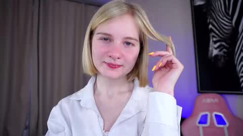 Snapshot of phyllisearney chatting on 10-29-25, 06:15 Hann G. Jones online show from 10-29-25, 06:15