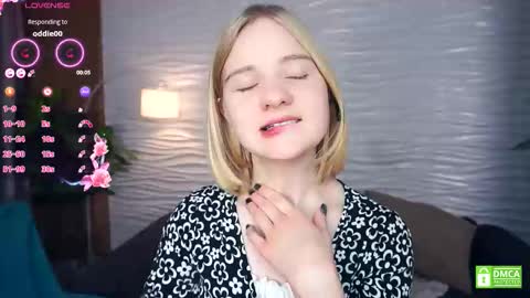 Snapshot of phyllisearney chatting on 11-23-25, 04:23 Hann G. Jones online show from 11-23-25, 04:23