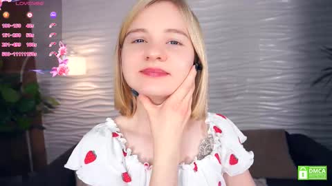 Snapshot of phyllisearney chatting on 11-28-25, 04:15 Hann G. Jones online show from 11-28-25, 04:15