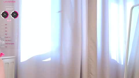 Snapshot of phyllisheart chatting on 03-08-25, 11:37 Lora black and Lili blonde welcome you here online show from 03-08-25, 11:37