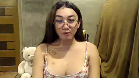 Pia online show from 11-22-25, 02:16