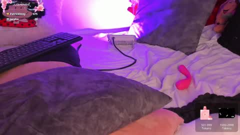  PIA FISHER  online show from 02-04-25, 05:01