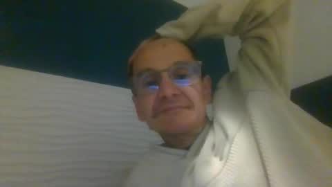 pichoun71 online show from 01-06-25, 08:07