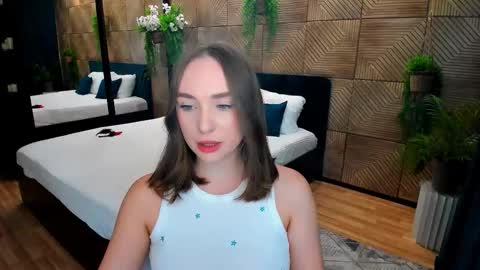 Emelie online show from 09-30-25, 07:30