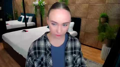 Emelie online show from 10-03-25, 10:12