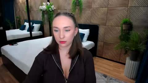 Emelie online show from 10-16-25, 05:03