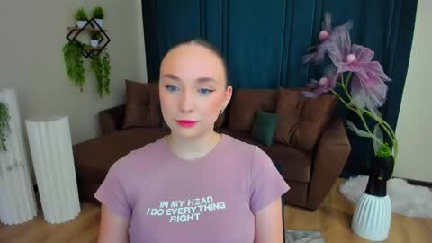 Emelie online show from 11-18-25, 04:33