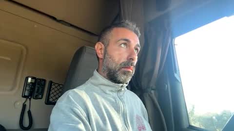 pierotu online show from 10-23-25, 06:56