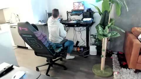 Pierre Fitch online show from 02-16-25, 10:32