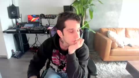 Pierre Fitch online show from 03-09-25, 09:36