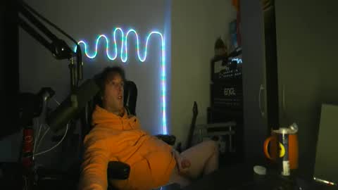 Snapshot of pigeon333 chatting on 10-30-25, 04:03 pigeon333 online show from 10-30-25, 04:03