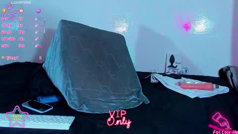 Snapshot of piggy_eddy chatting on 01-10-26, 07:10 Eddy Brock... Its a pleasure to talk to... online show from 01-10-26, 07:10