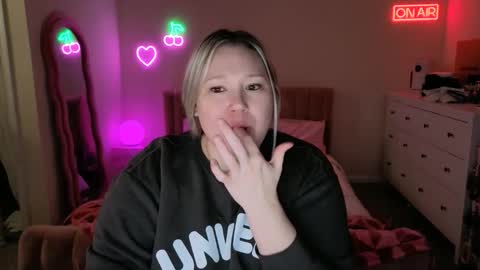 Piggy Rose online show from 12-14-25, 11:31