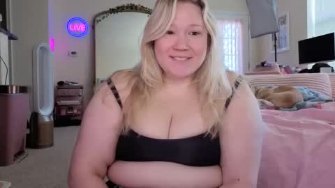 Piggy Rose online show from 04-18-26, 04:55