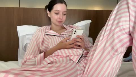 Snapshot of pileacadieri__ chatting on 12-09-24, 11:47 Trisha     online show from 12-09-24, 11:47