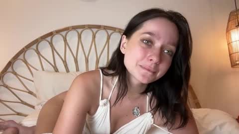 Snapshot of pileacadieri__ chatting on 12-11-24, 12:44 Trisha     online show from 12-11-24, 12:44