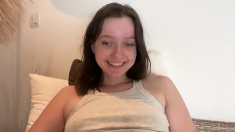 Snapshot of pileacadieri__ chatting on 12-28-24, 01:06 Trisha     online show from 12-28-24, 01:06