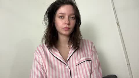 Snapshot of pileacadieri__ chatting on 01-04-25, 08:28 Trisha     online show from 01-04-25, 08:28