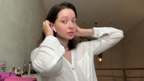 Snapshot of pileacadieri__ chatting on 01-30-25, 03:33 Trisha     online show from 01-30-25, 03:33