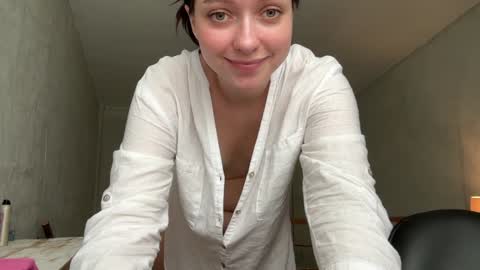 Snapshot of pileacadieri__ chatting on 01-30-25, 06:35 Trisha     online show from 01-30-25, 06:35