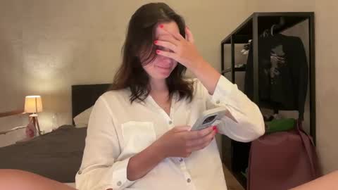 Snapshot of pileacadieri__ chatting on 03-11-25, 02:07 Trisha     online show from 03-11-25, 02:07