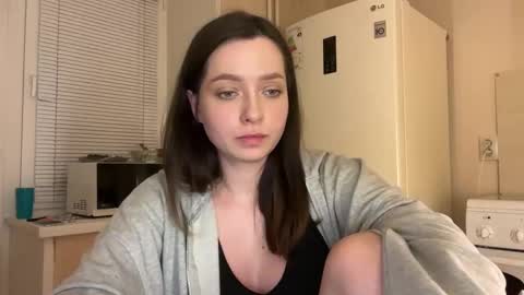 Snapshot of pileacadieri__ chatting on 09-17-25, 03:35 Trisha     online show from 09-17-25, 03:35