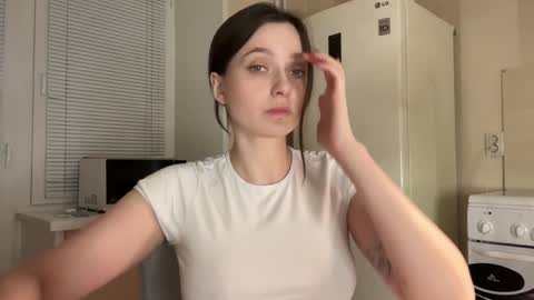 Snapshot of pileacadieri__ chatting on 09-28-25, 02:55 Trisha     online show from 09-28-25, 02:55
