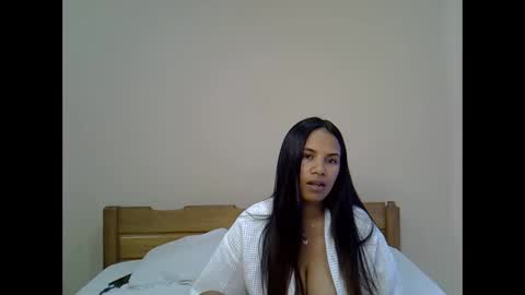 Snapshot of pinahotty chatting on 11-26-25, 05:41 pinahotty online show from 11-26-25, 05:41