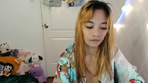 Snapshot of pinay_beauty14 chatting on 01-11-25, 01:16 pinay beauty14 online show from 01-11-25, 01:16