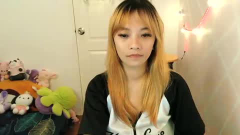 Snapshot of pinay_beauty14 chatting on 01-11-25, 02:25 pinay beauty14 online show from 01-11-25, 02:25