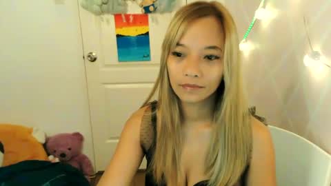 Snapshot of pinay_beauty14 chatting on 02-08-25, 01:11 pinay beauty14 online show from 02-08-25, 01:11