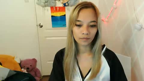 Snapshot of pinay_beauty14 chatting on 02-08-25, 09:13 pinay beauty14 online show from 02-08-25, 09:13