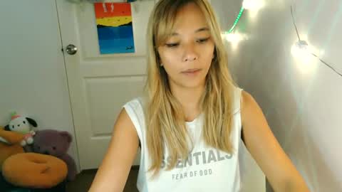 Snapshot of pinay_beauty14 chatting on 02-17-25, 10:58 pinay beauty14 online show from 02-17-25, 10:58