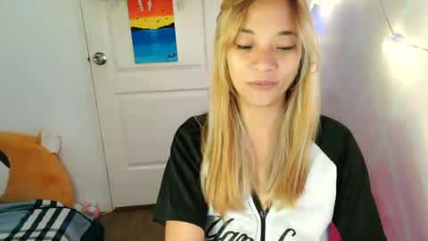 Snapshot of pinay_beauty14 chatting on 02-21-25, 02:28 pinay beauty14 online show from 02-21-25, 02:28